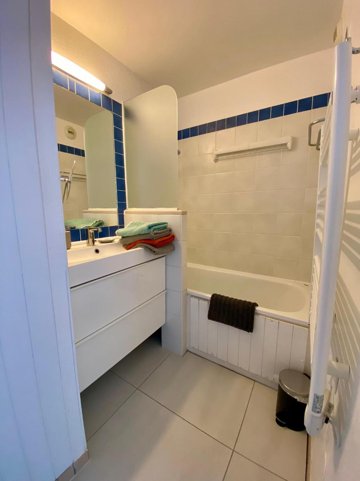 Charmant Appartement En Front De Mer Avec Piscine لاكانو المظهر الخارجي الصورة